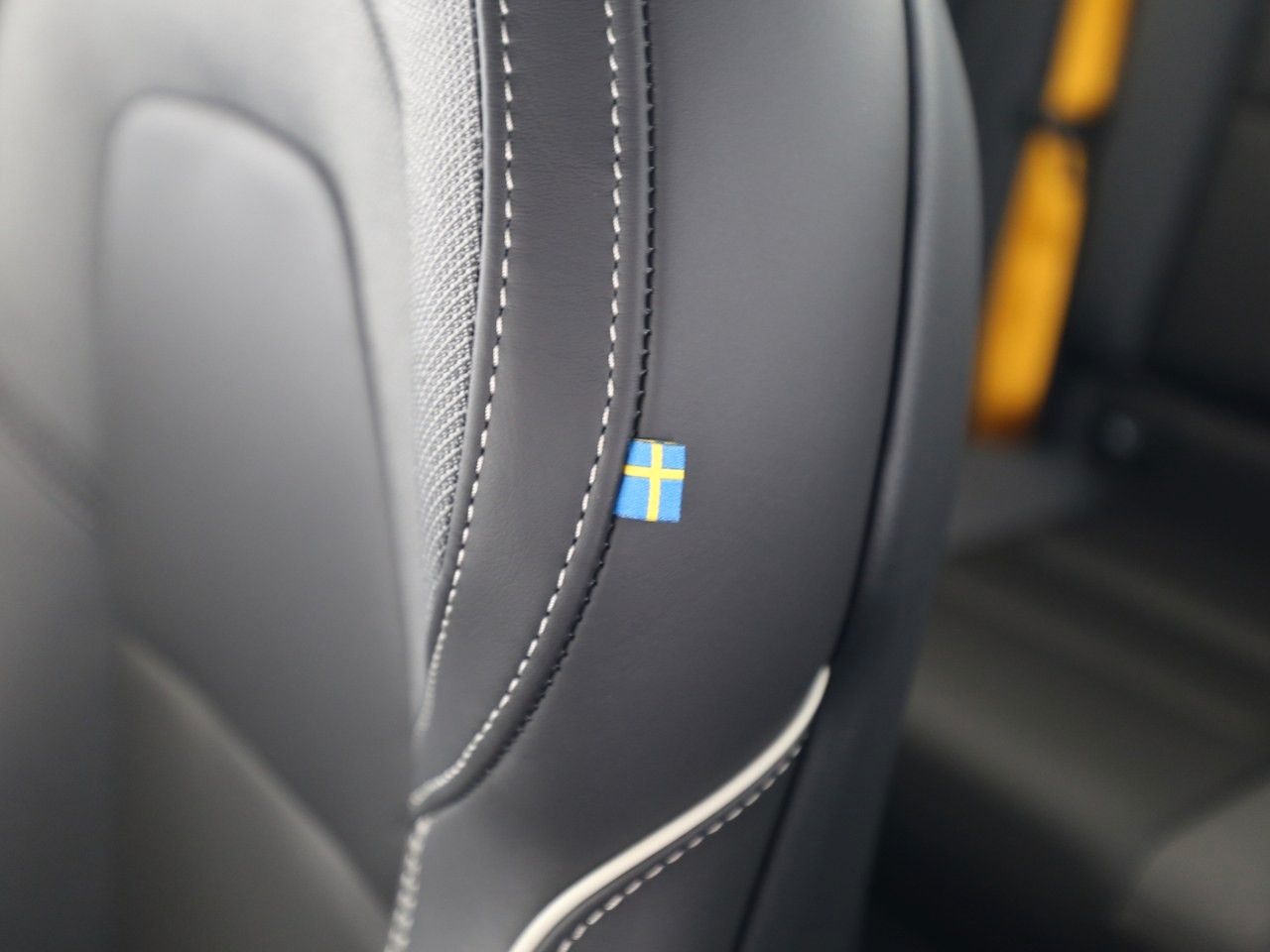 Volvo S60 T8  Polestar Engineered Recharge Plug-In Hy