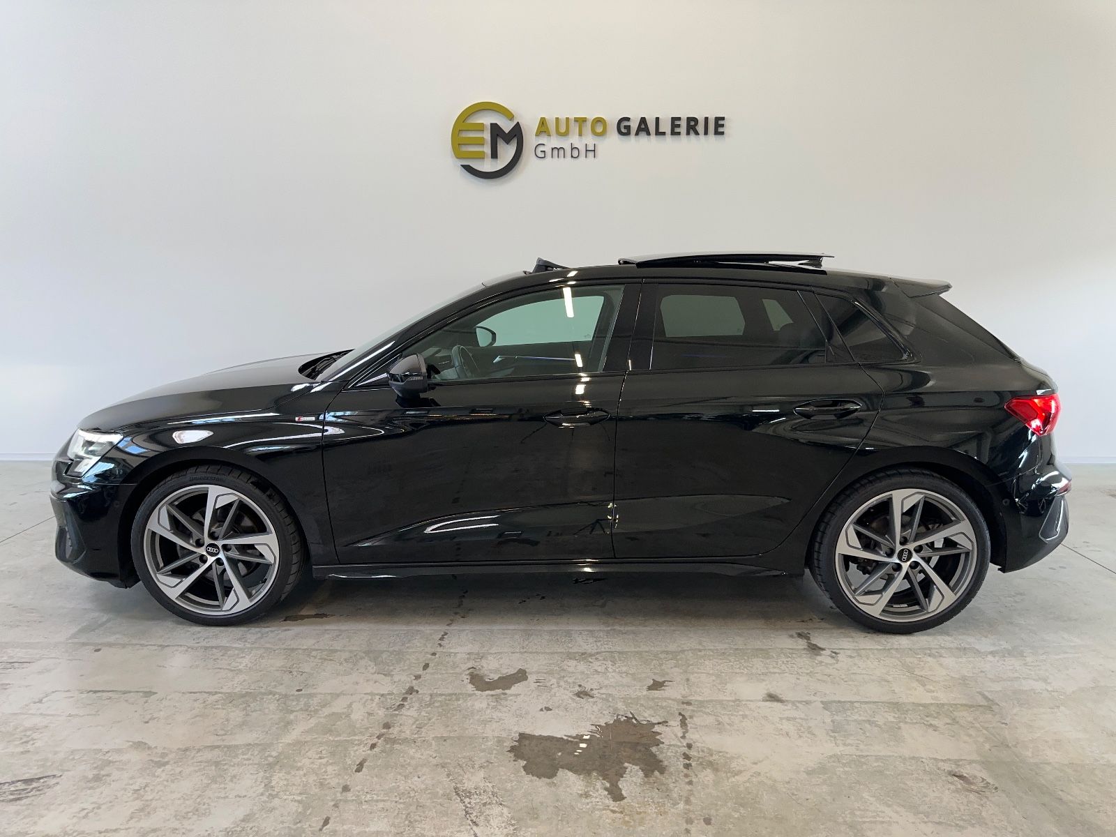 Audi A3 Sportback 35 TFSI S line - Samsaru's Car Outlet