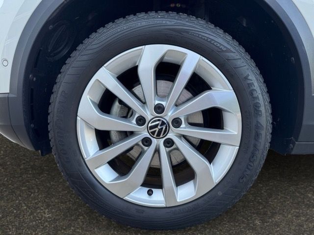 Volkswagen T-Roc 1.5 TSI DSG Life - Samsaru's Car Outlet