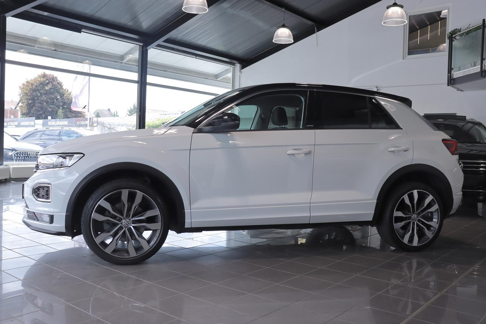 Volkswagen T-Roc 1.5 TSI DSG Style R-LINE - Samsaru's Car Outlet