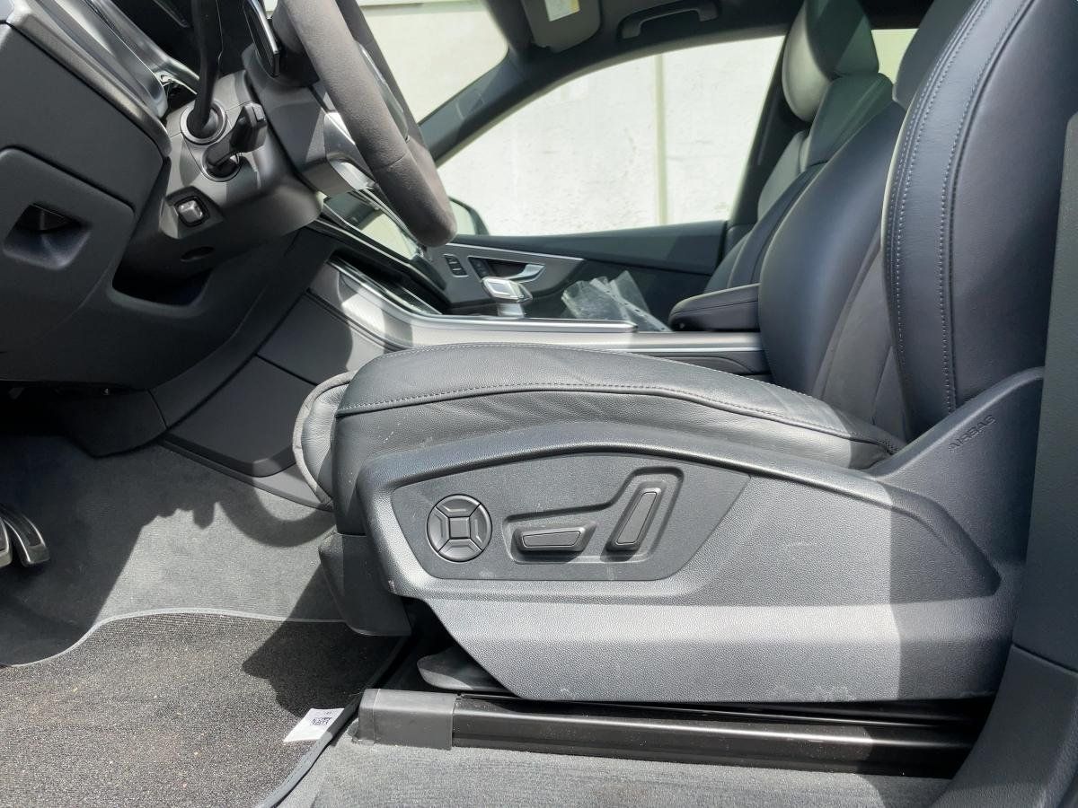 Audi RSQ8 4.0 TFSI tiptronic quattro Matrix Pano ACC