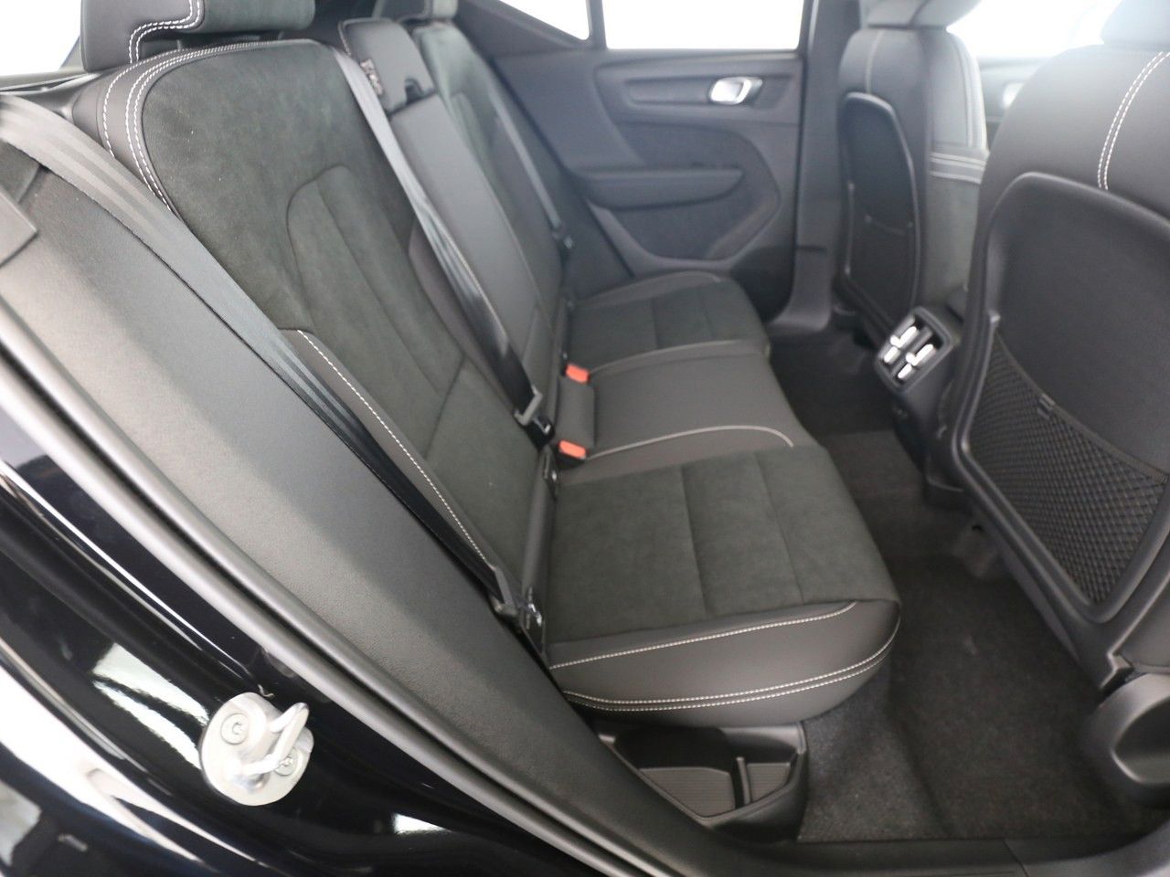 Volvo XC40 B3 Ultra Black Edition FWD