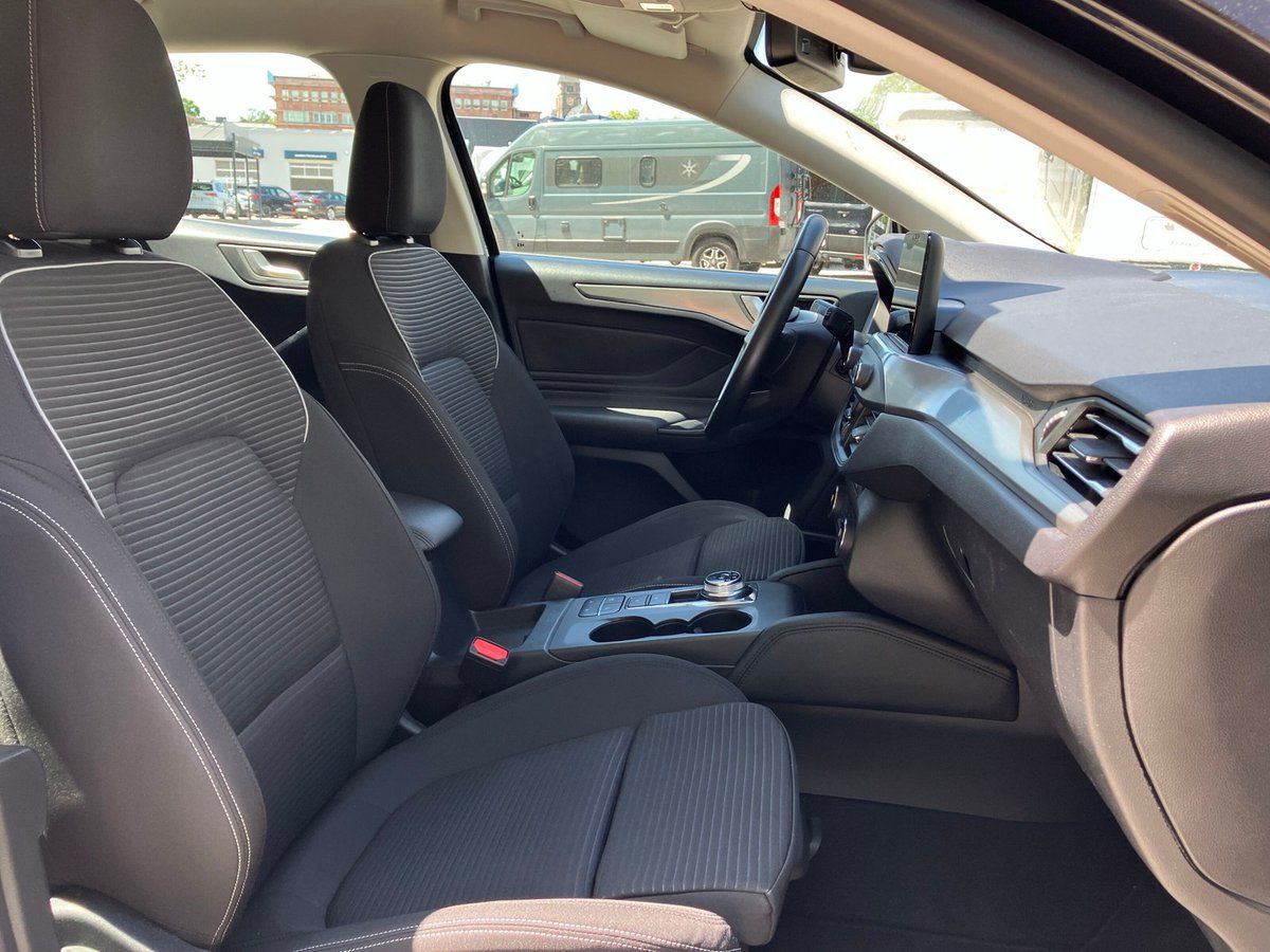 Ford Focus Turnier Titanium X 1.5 EcoBl. Aut. - Samsaru's Car Outlet