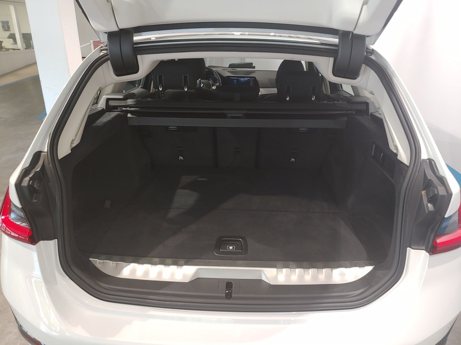 BMW 320e Advantage - Samsaru's Car Outlet