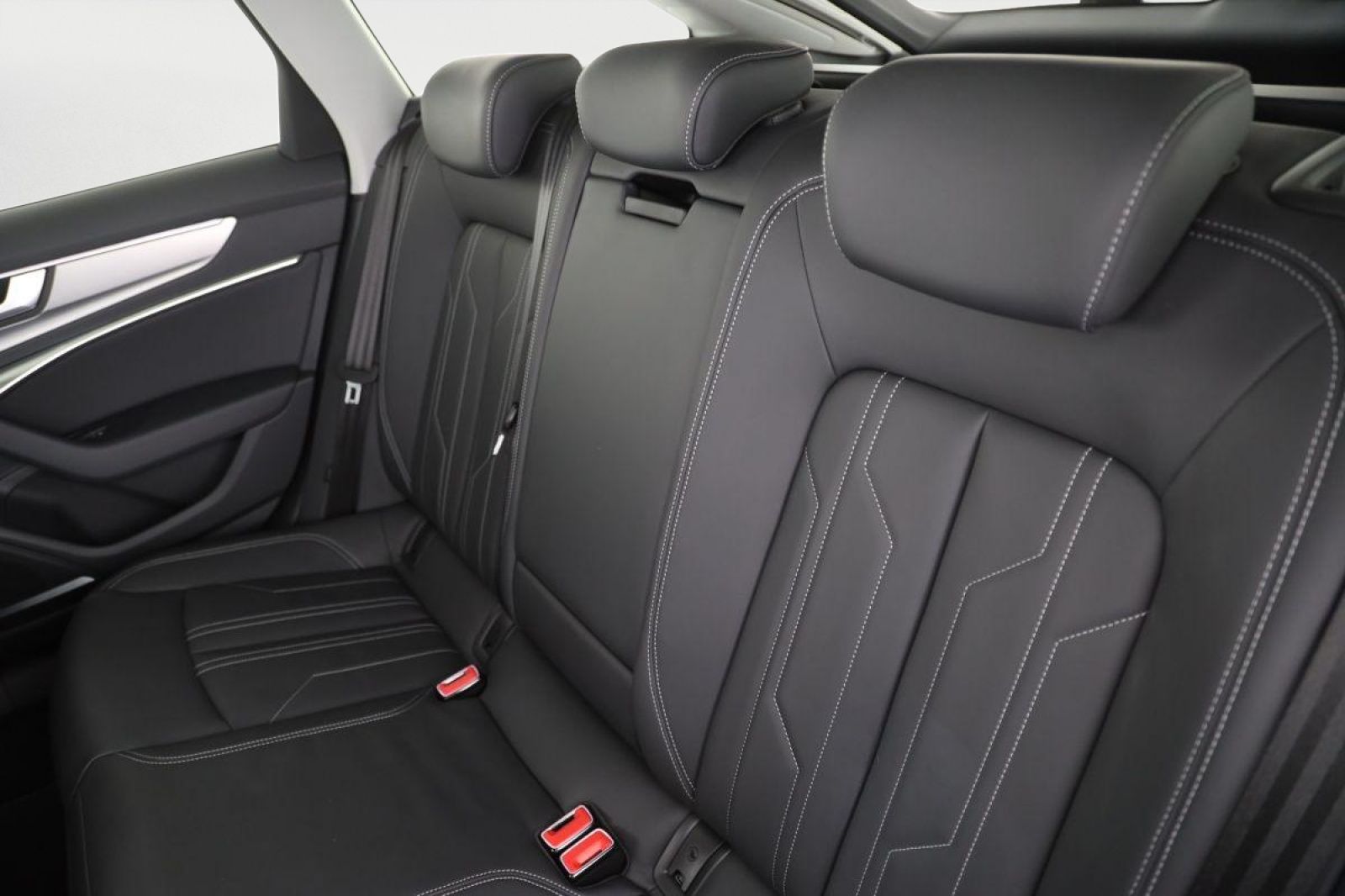 Audi A6 Avant 40 TDI S tronic S line - Samsaru's Car Outlet