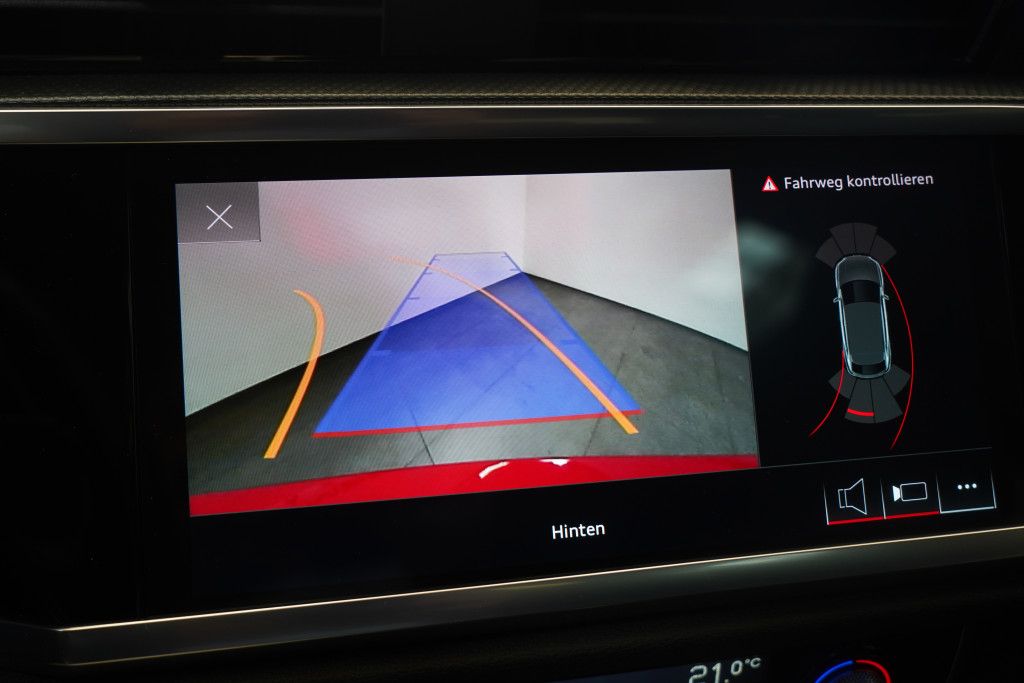 Audi Q3 40 TDI q. Sportback S line - Samsaru's Car Outlet
