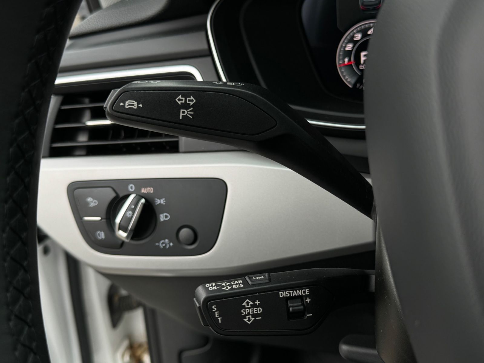Audi A4 40 TFSI - Samsaru's Car Outlet