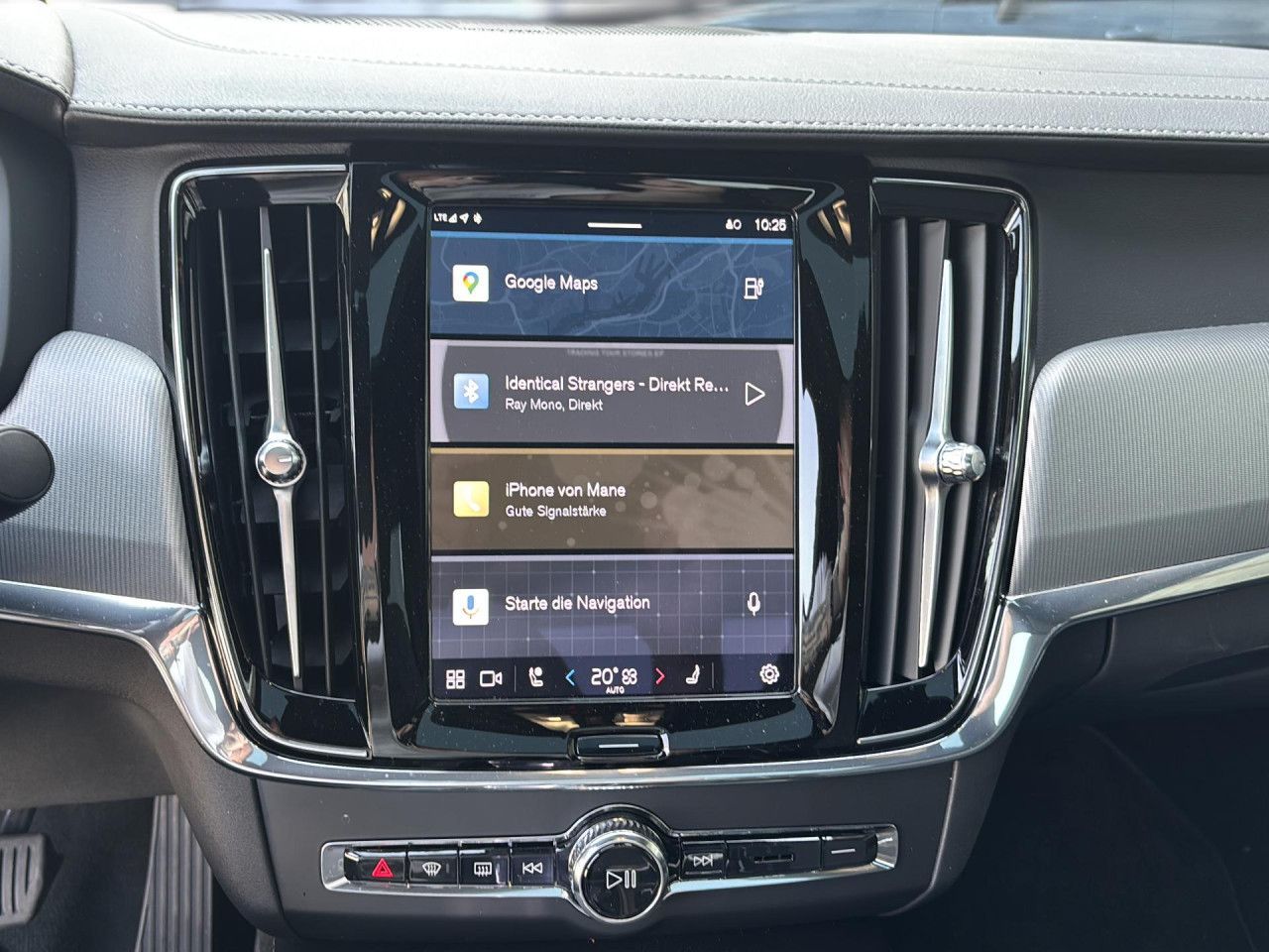 Volvo S90 Plus Dark Recharge Plug-In Hybrid AWD LED