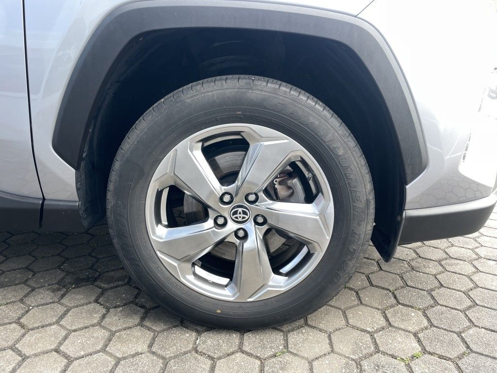 Toyota RAV 4 2.5 Hybrid Team - Samsaru's Car Outlet