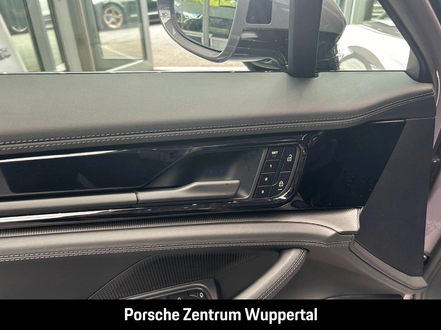 Porsche Panamera 4 E-Hybrid Head-Up SportDesign 21-Zoll
