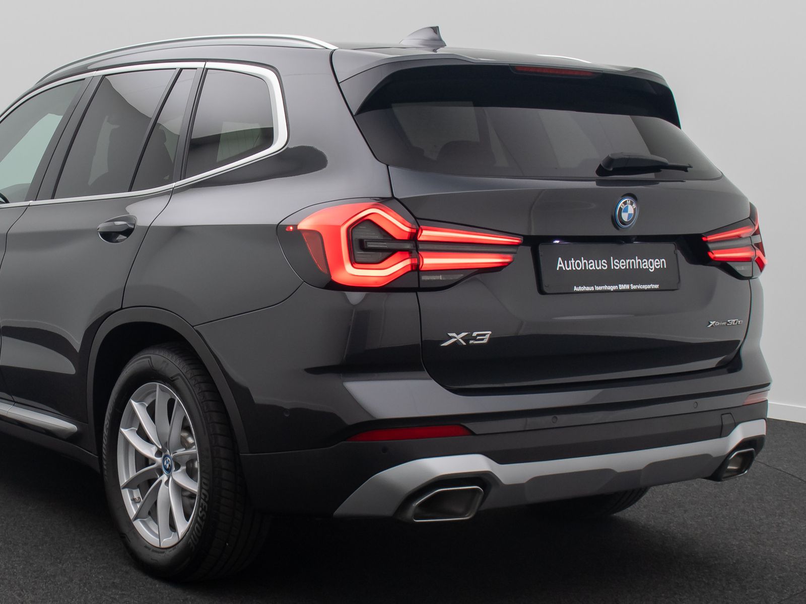 BMW X3 xD30e Alarm HUD DAB Laser Kamera Sport Leder