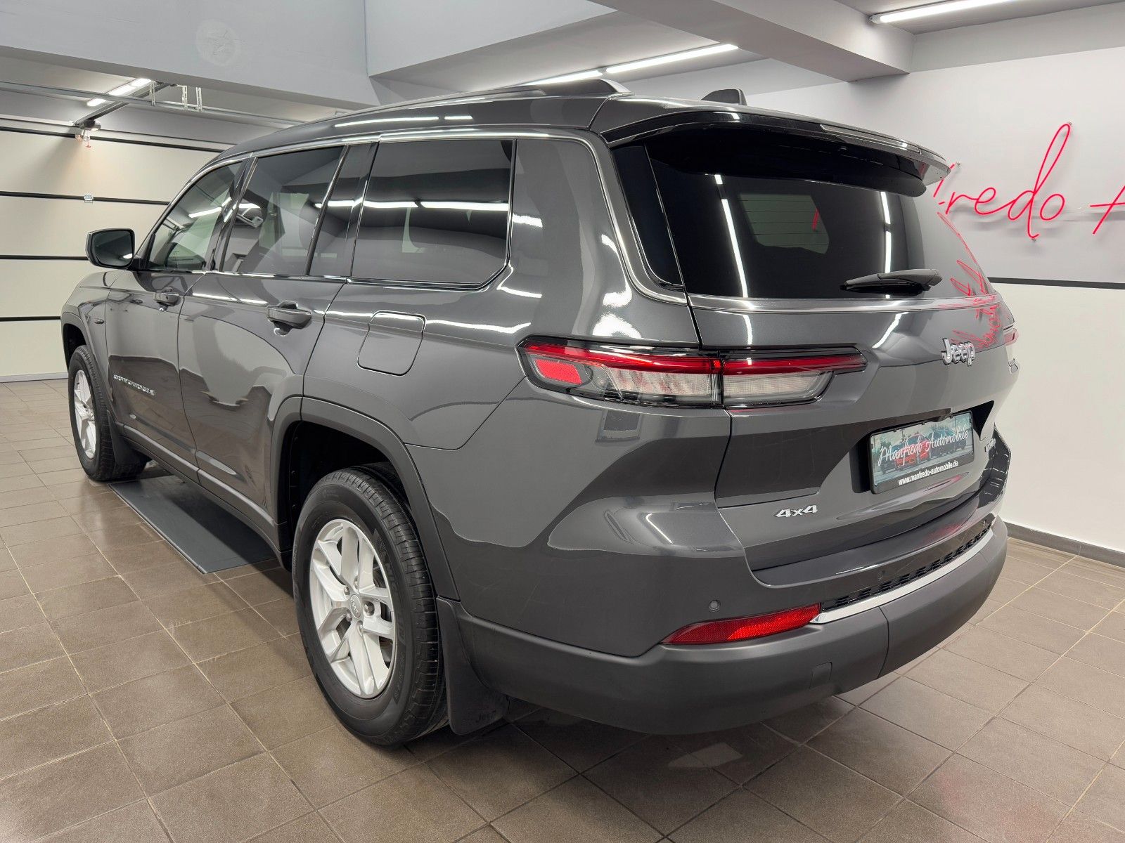 Jeep Grand Cherokee L Laredo 4x4/Unfallfrei!/Akh-3,1T