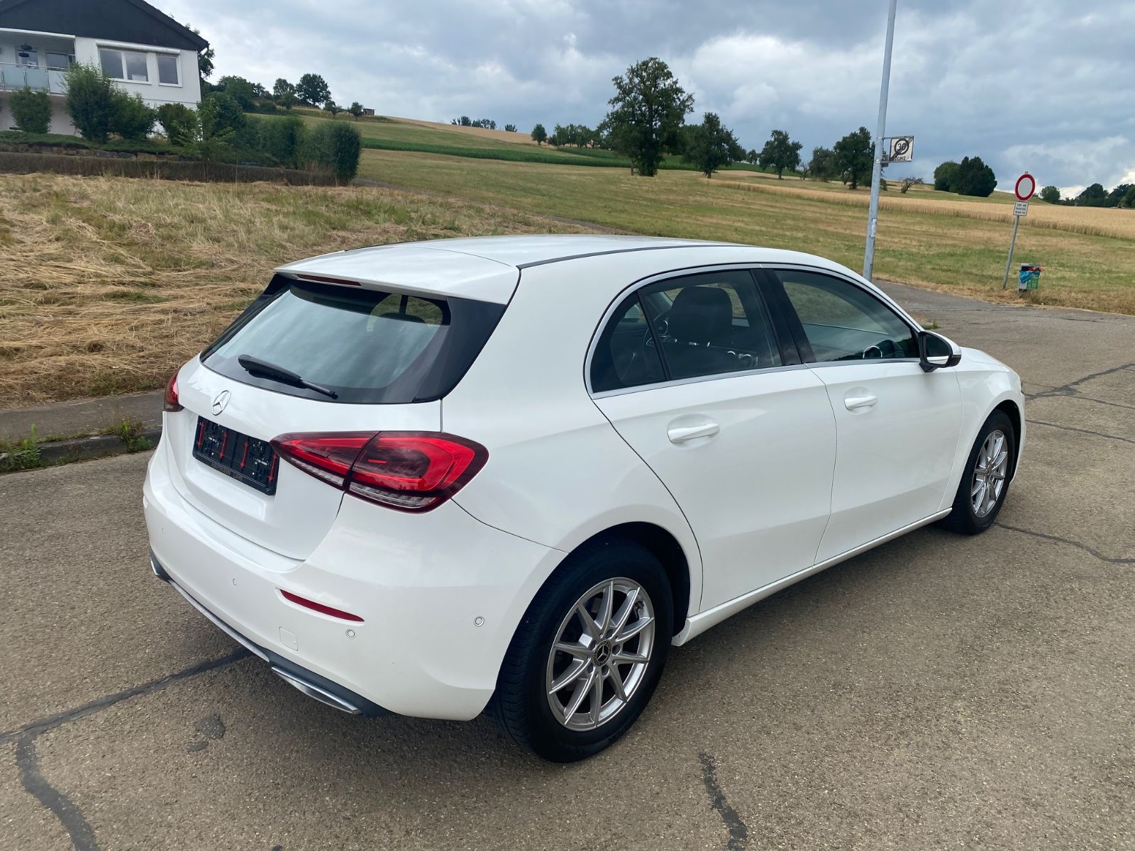 Mercedes-Benz A 180 PROGRESSIVE - Samsaru's Car Outlet