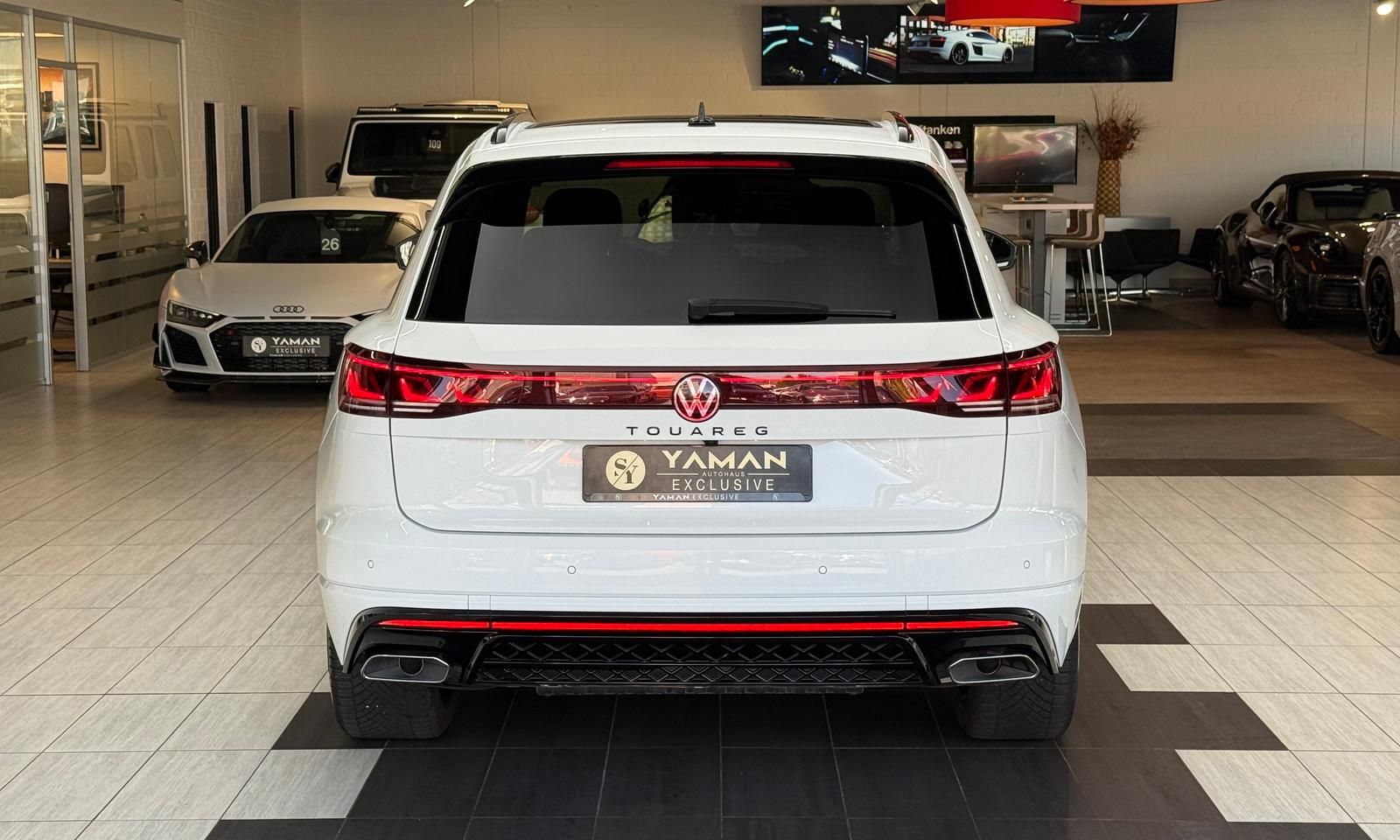 Volkswagen Touareg 3.0 TDI 4M R-Line Pano*HuD*StHzg*Massage