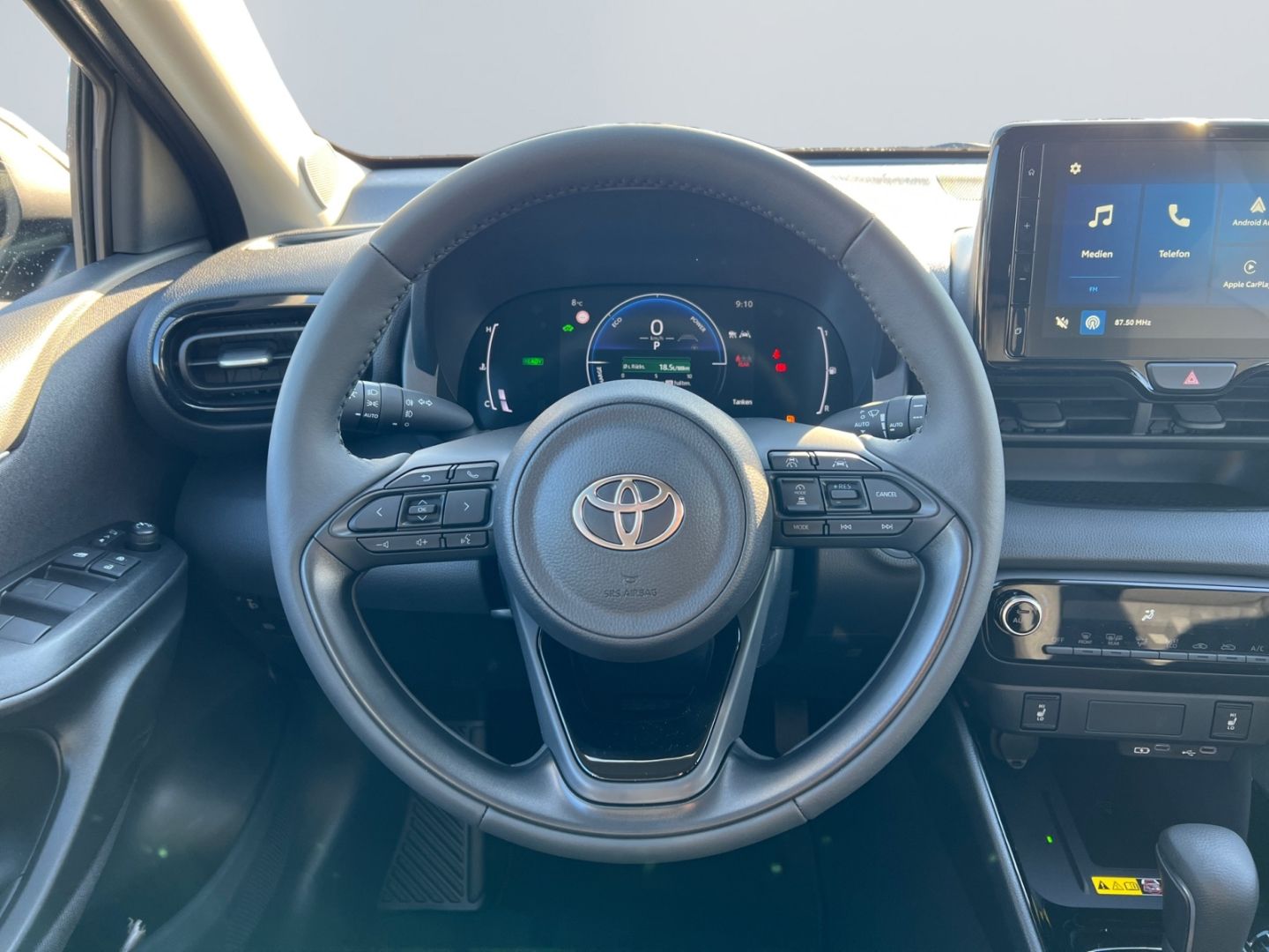 Toyota Yaris Hybrid Teamplayer *LED*R-CAM*KLIMAAUTO*CAR