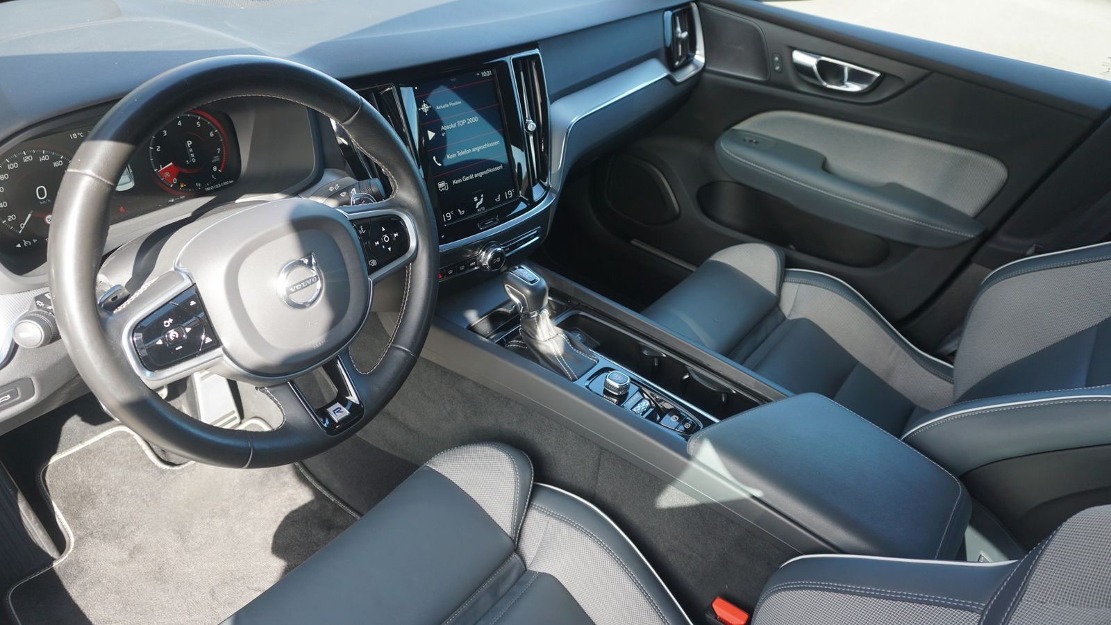 Volvo S60 2.0 R Design LED Navi HarmanKardon Panorama