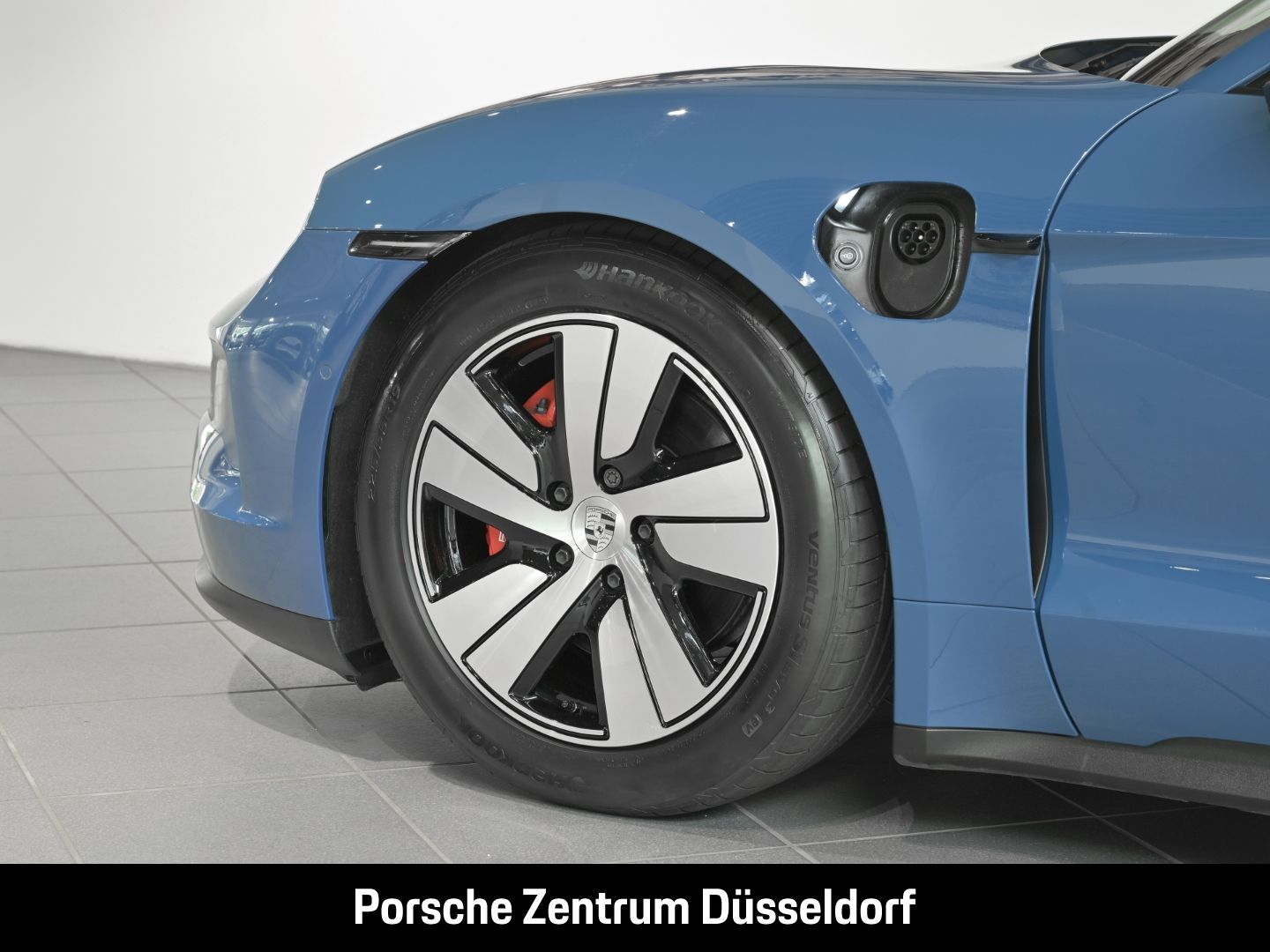 Porsche Taycan 4S Sport Turismo Neptunblau BOSE Panorama