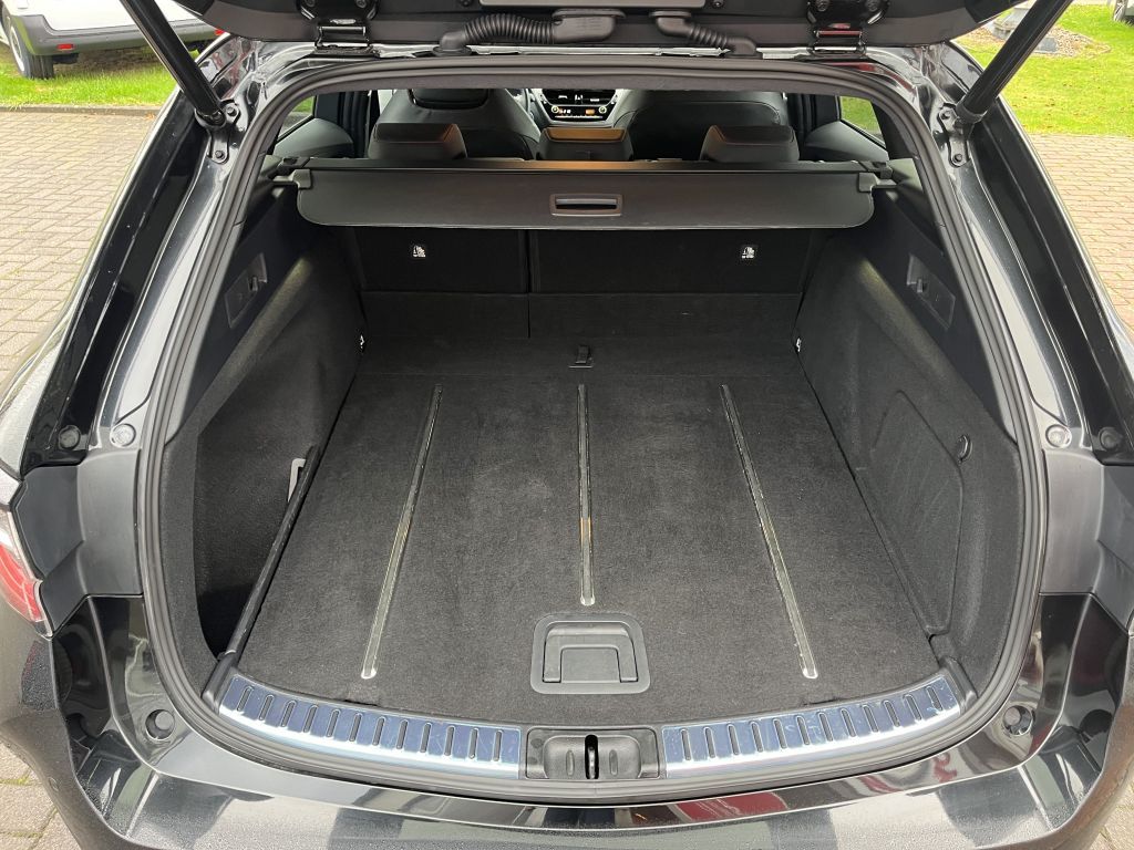 Toyota Corolla 2.0 Hybrid Touring Sports Lounge
