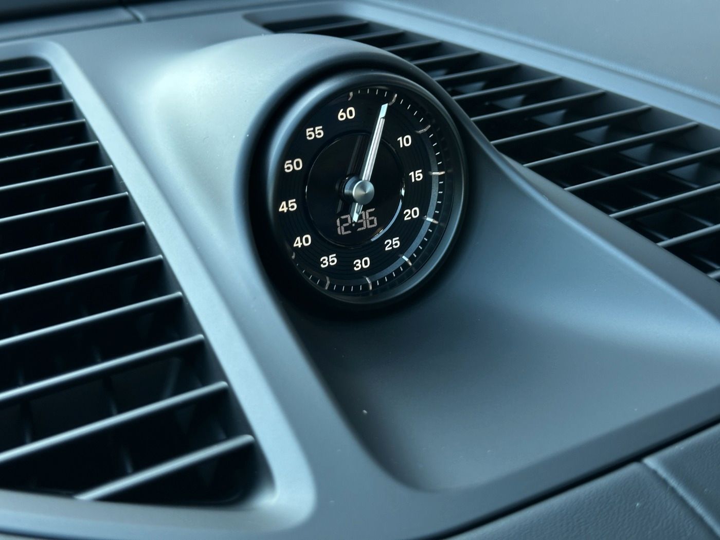 Porsche Macan 4S - Samsaru's Car Outlet