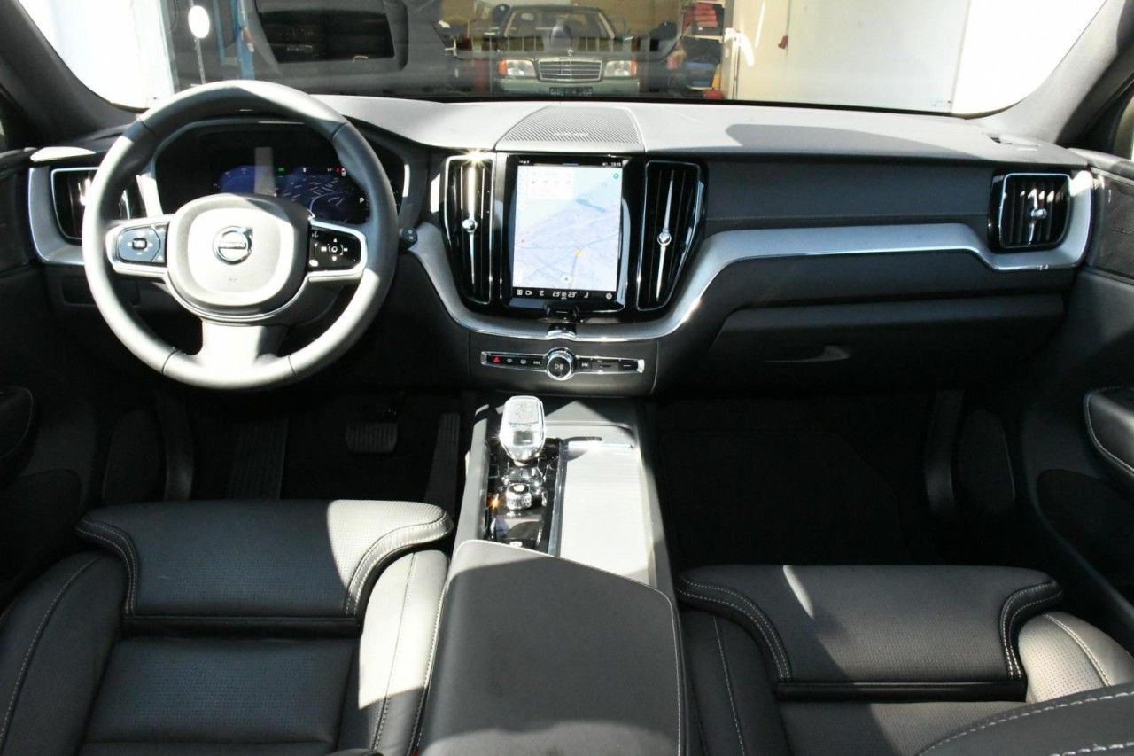 Volvo XC60 Ultra Black AWD ACC*H&K*HuD*360*PANO*MASSAG