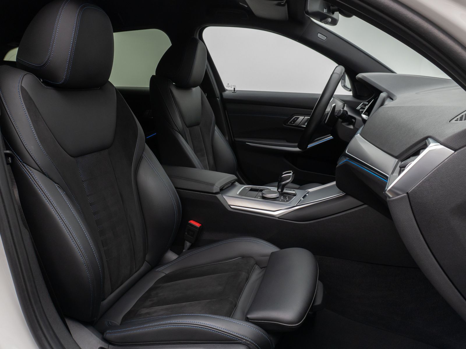 BMW 330e M Sport - Samsaru's Car Outlet