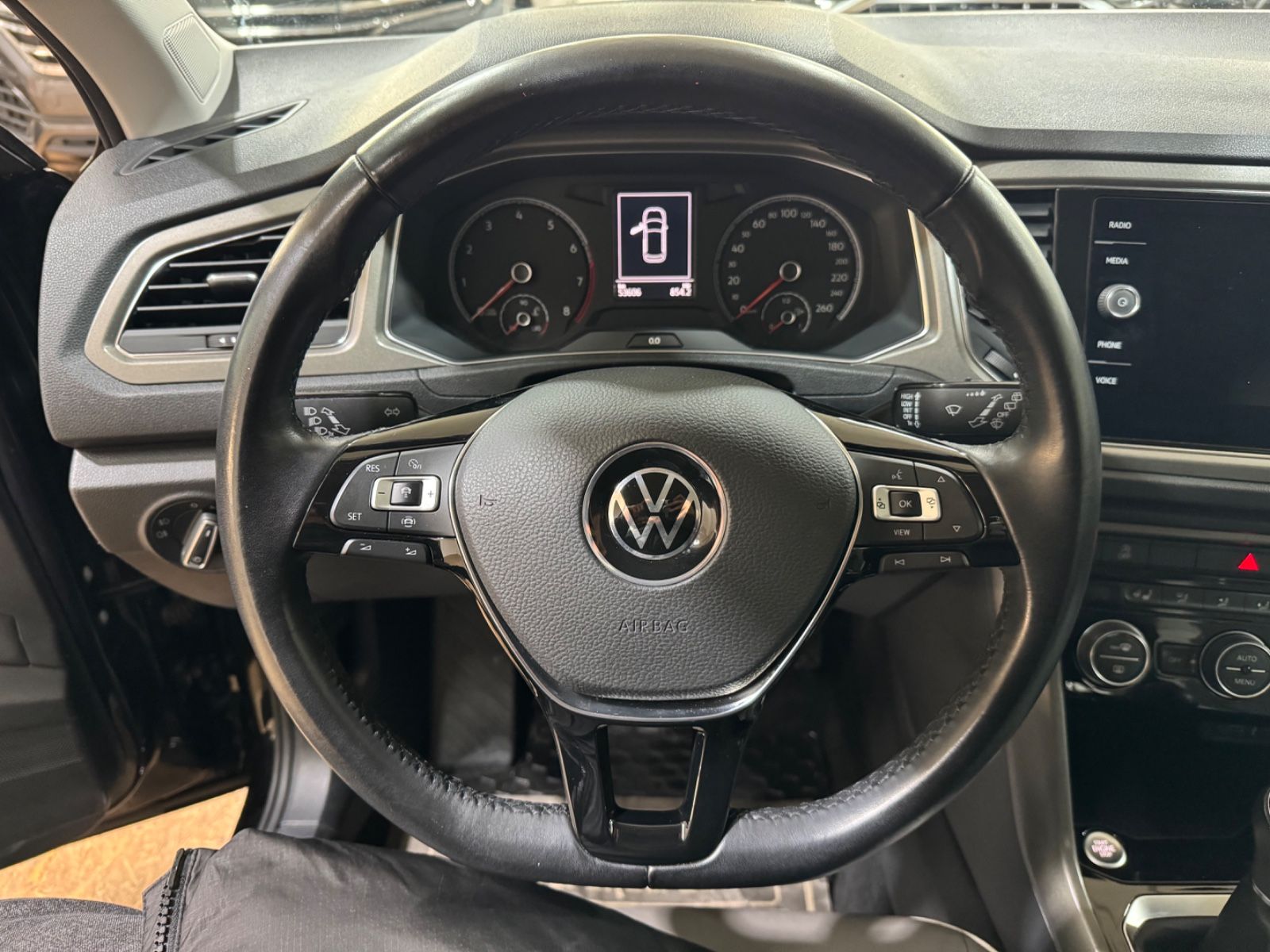 Volkswagen T-Roc Style 1.5 TSI - Samsaru's Car Outlet