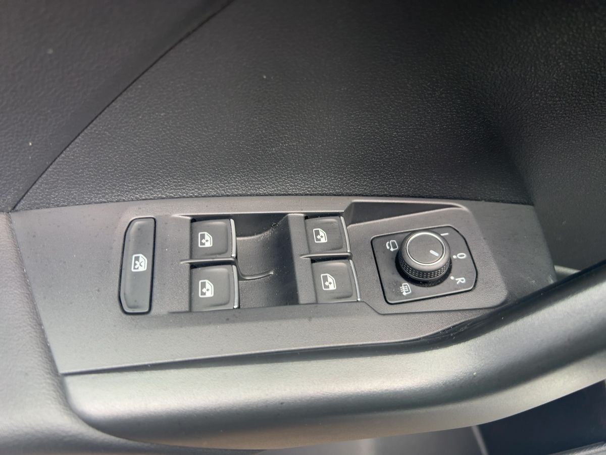Volkswagen T-CROSS 1.0 Life - Samsaru's Car Outlet