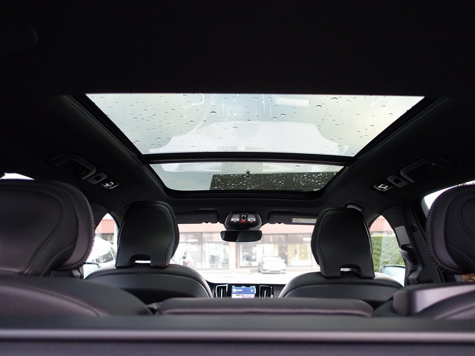 Volvo XC60 Plus B5 AWD Mild-Hybrid/Dark/FourC/AHK/H&K