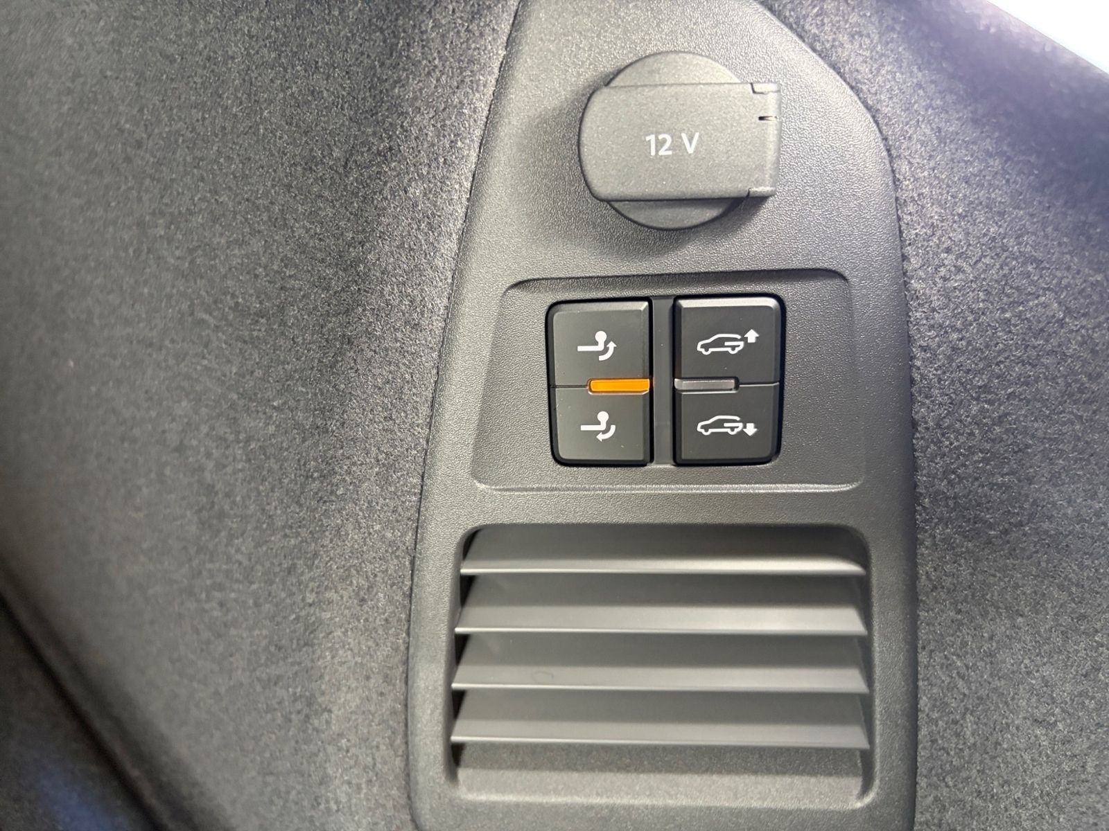 Volkswagen Touareg R-Line 3,0 l V6 TDI Final Edition