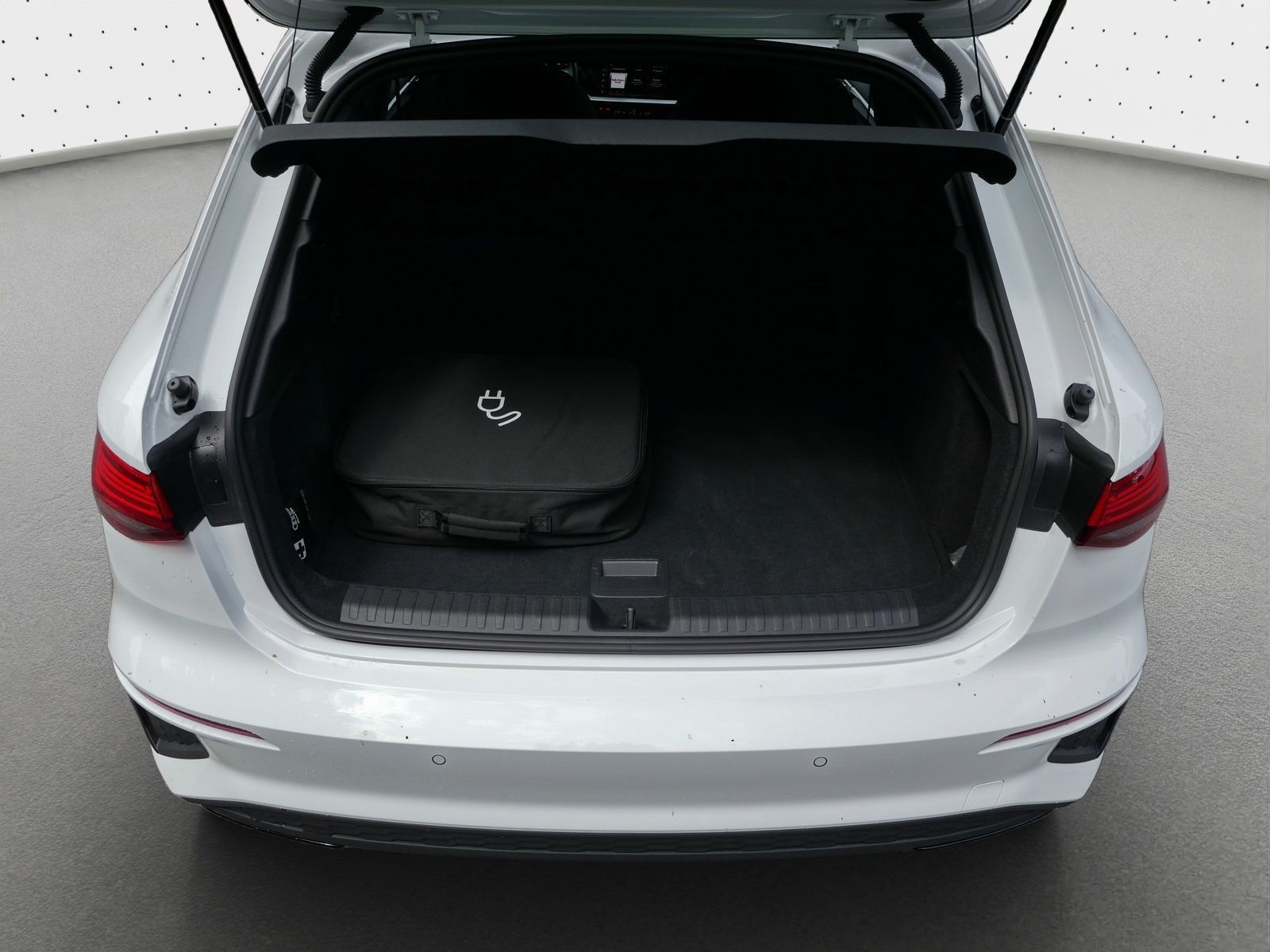 Audi A3 Sportback 45 TFSIe S line - Samsaru's Car Outlet