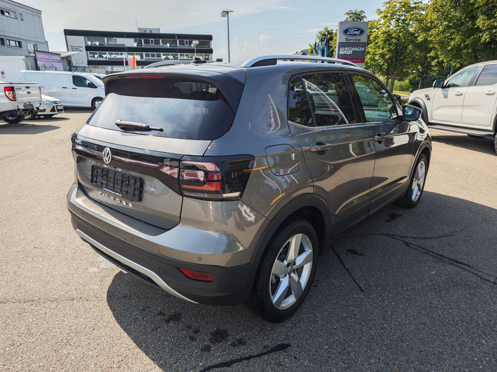 Volkswagen T-Cross Highline - Samsaru's Car Outlet