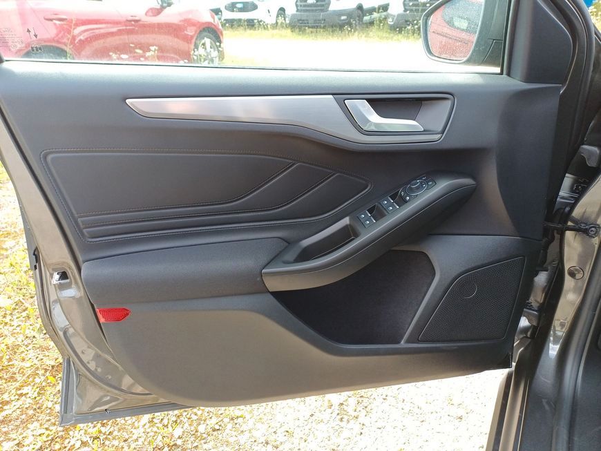 Ford Focus 1.0 EcoBoost Hybrid Aut. TITANIUM X 114 kW