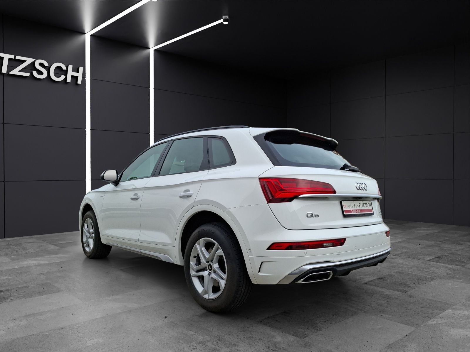 Audi Q5 40 TDI quattro S-line S-tronic STH Matrix AHK