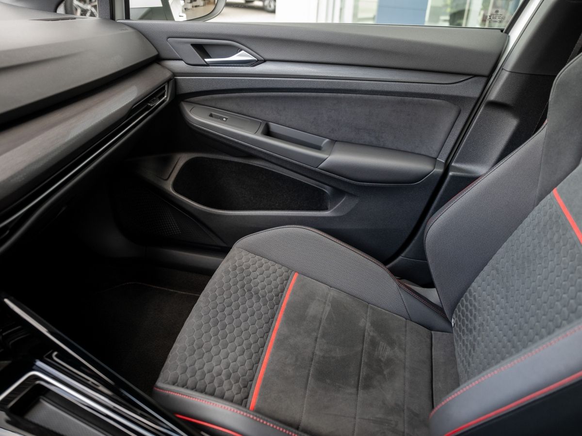 Volkswagen Golf GTI Clubsport 2.0 TSI DSG - Samsaru's Car Outlet