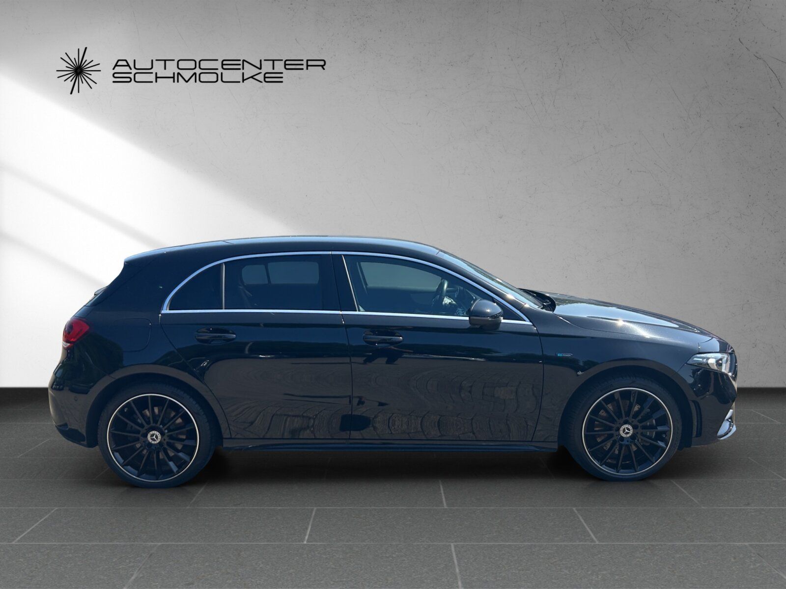 Mercedes-Benz A 250 e AMG-LINE - Samsaru's Car Outlet