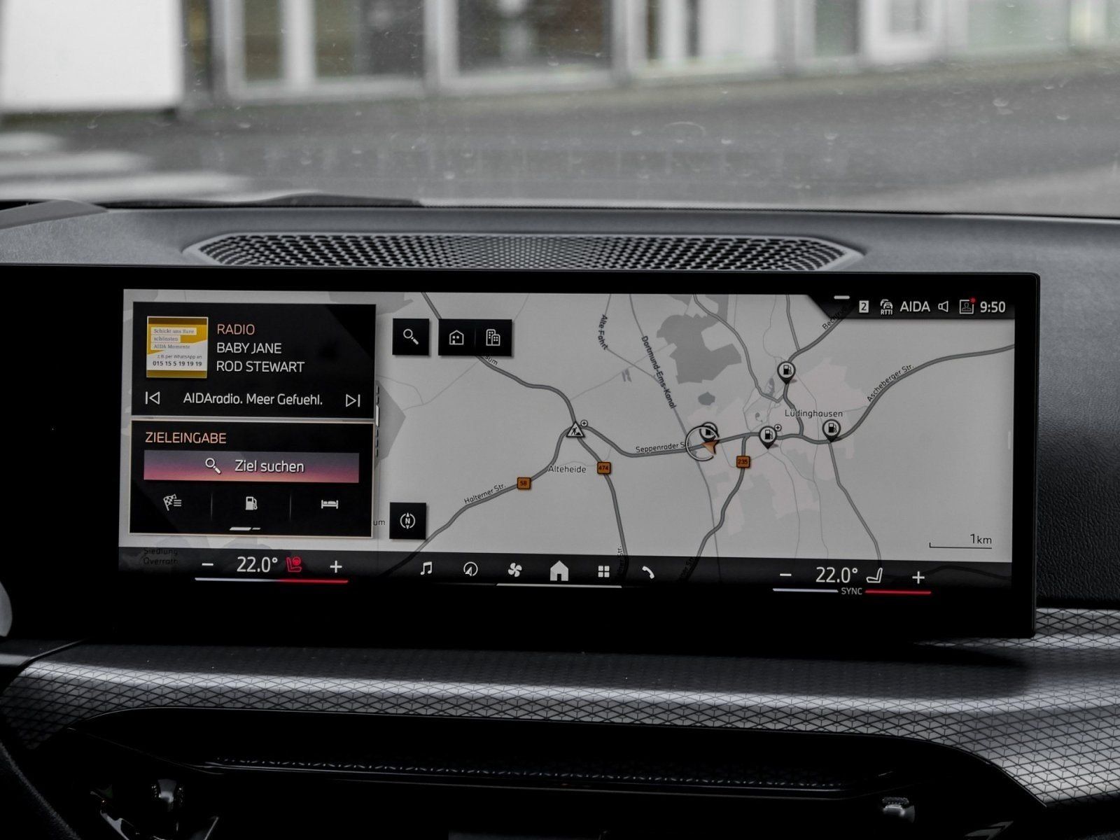 BMW 330i xDrive M Sport HuD Pano AHK LED