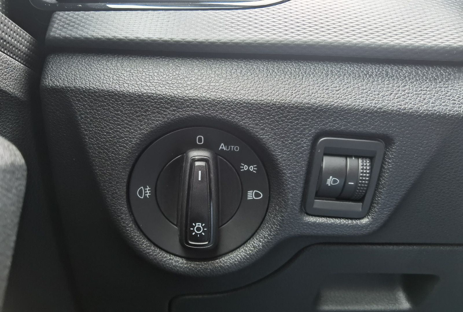 Skoda Kamiq Active - Samsaru's Car Outlet