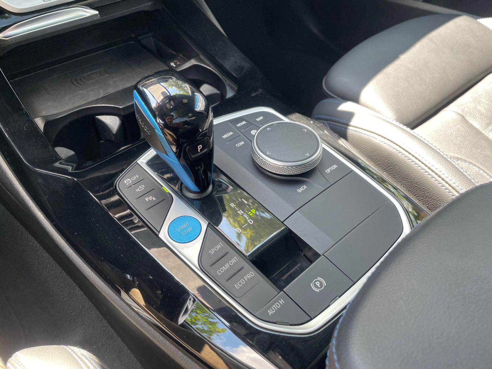 BMW iX3 Impressive*Panora*Head*360°*Laser*AHK*Kardon