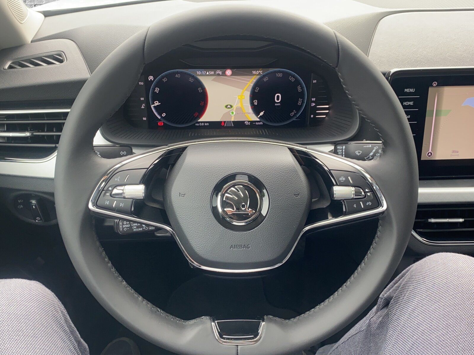 Skoda KAMIQ 1.5 TSI Business - Samsaru's Car Outlet