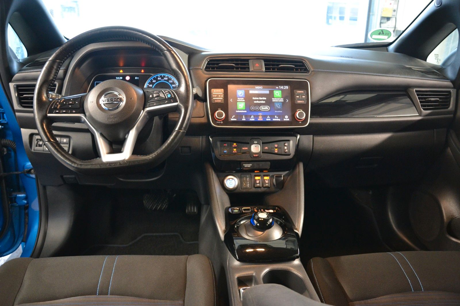 Nissan Leaf N-Connecta 40kW/h - Samsaru's Car Outlet