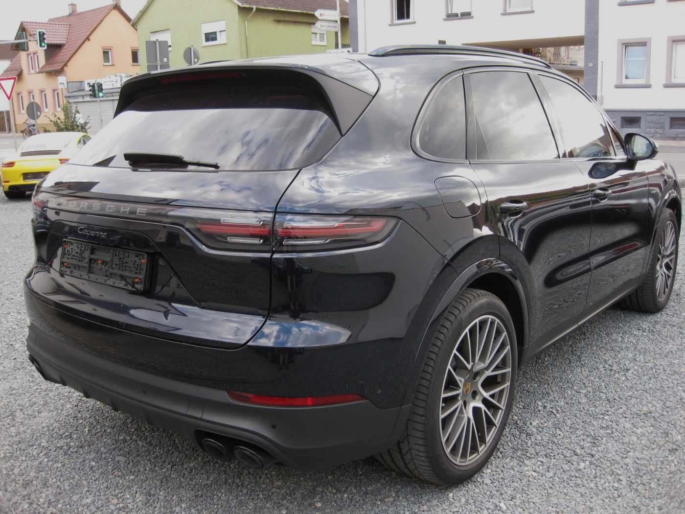 Porsche Cayenne Plug-In-Hybrid Platinum Edition 1Hand