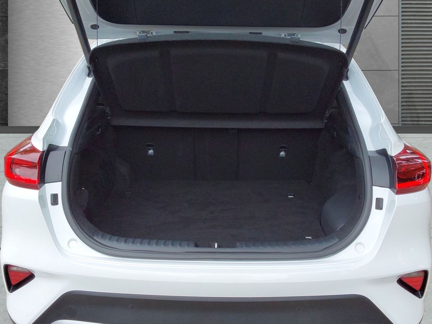 Kia XCeed Spirit Plug-in Hybrid - Samsaru's Car Outlet