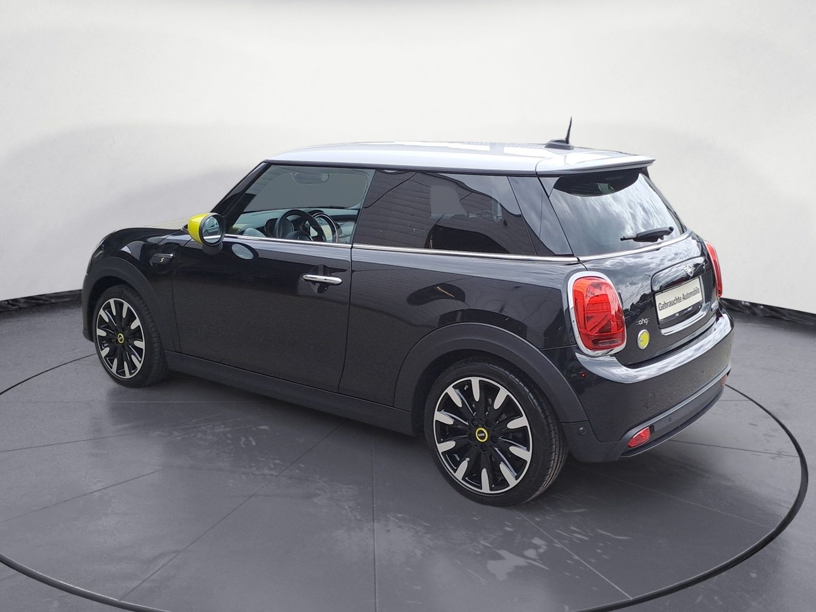 MINI Cooper SE - Samsaru's Car Outlet