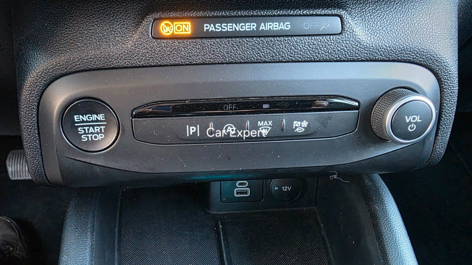 Ford Focus TurnierTitanium,1Hand,8xAlu,Scheckheft,LED