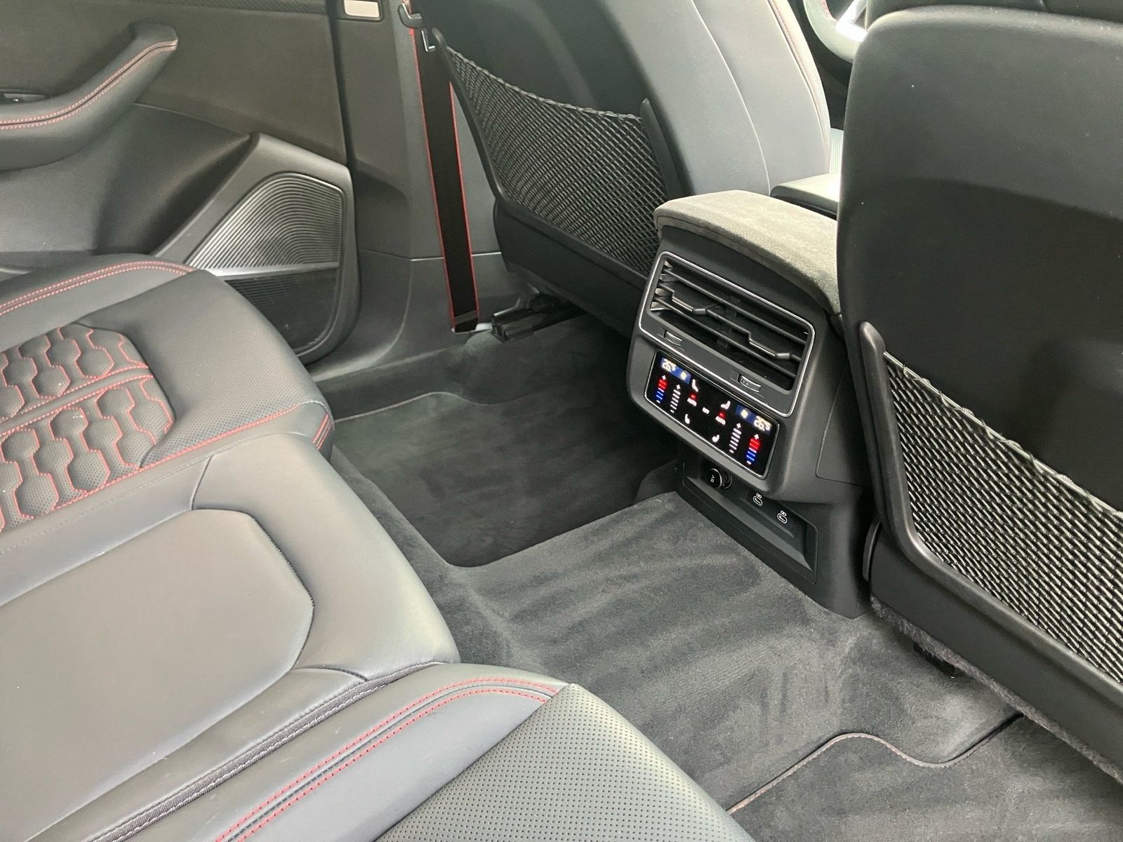 Audi RS Q8 600PS QUATTRO AHK.PANO.STANDHZG.B&O.360°KA