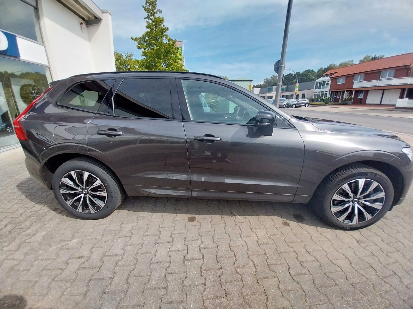 Volvo XC60 B4 Plus Dark AWD