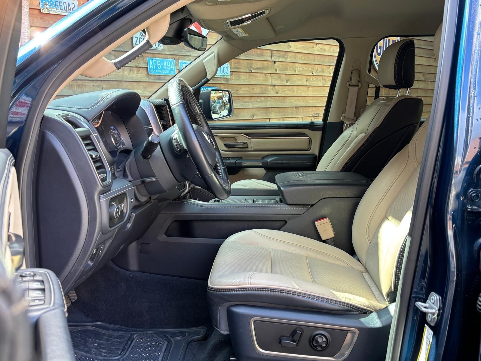 Dodge RAM 1500 5,7 Limited 360° 12´´ Navi H&K AHK