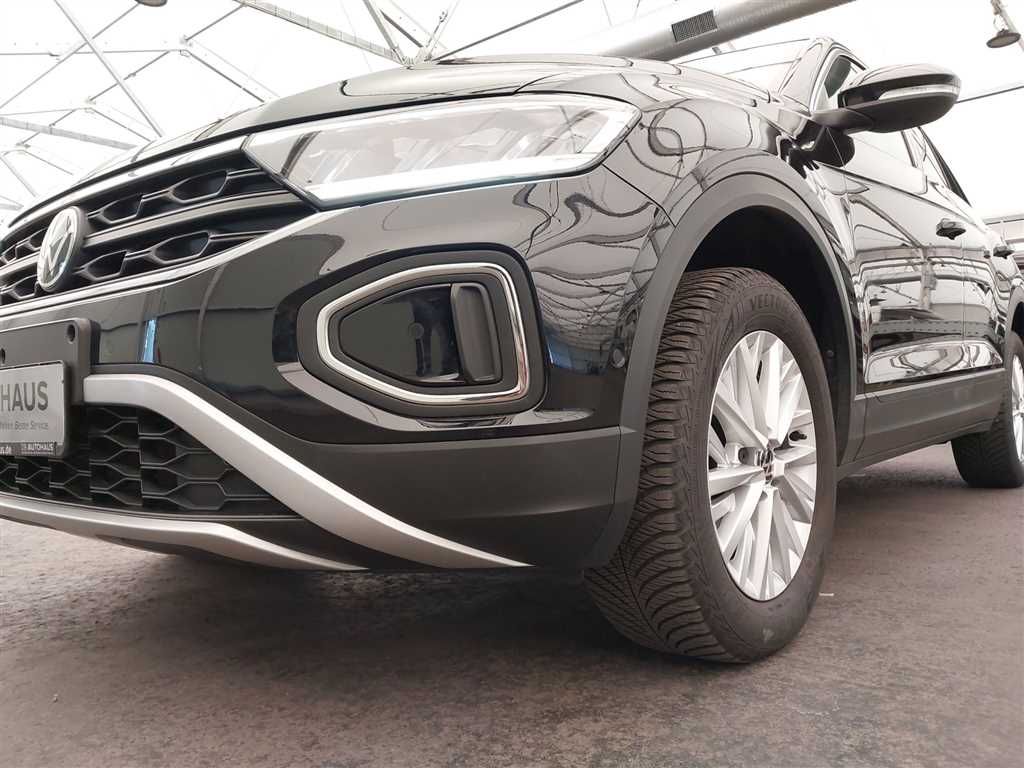Volkswagen T-Roc Life 1.5 TSI DSG - Samsaru's Car Outlet
