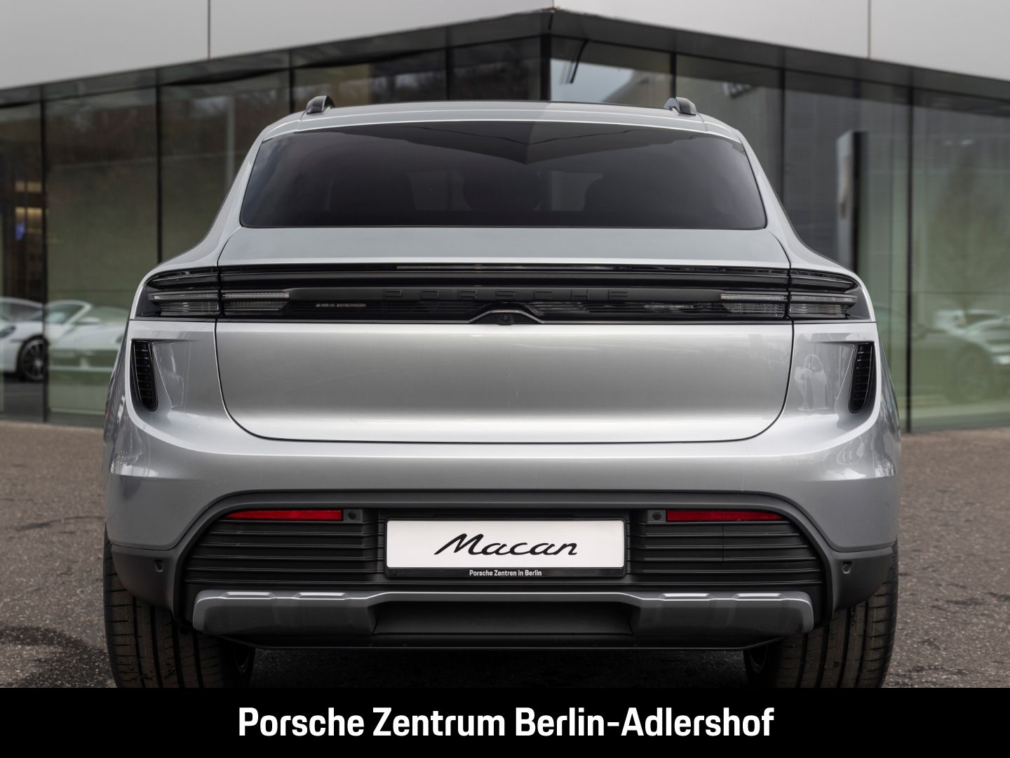 Porsche Macan Turbo - Samsaru's Car Outlet