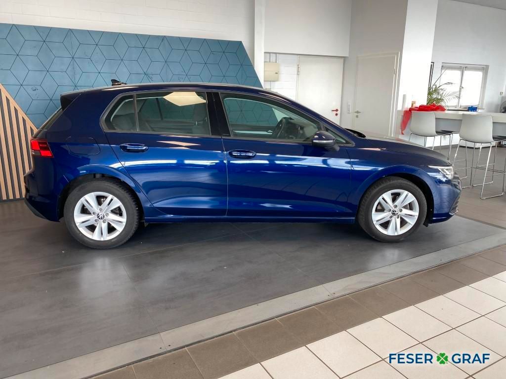 Volkswagen Golf VIII 1.5 TSI Life - Samsaru's Car Outlet